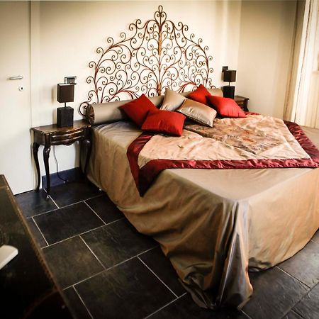 Bed and Breakfast Borgo Antico XIX Sec. Gesturi Экстерьер фото